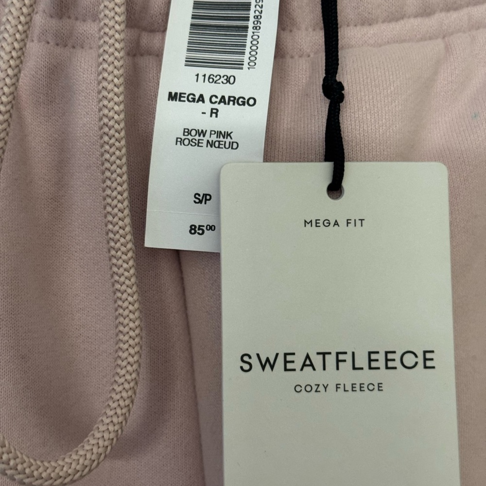 Aritzia Blush Sweatfleece Cargo Sweatpants   Color Bow Pink Rose. Size Sm - Picture 4 of 4